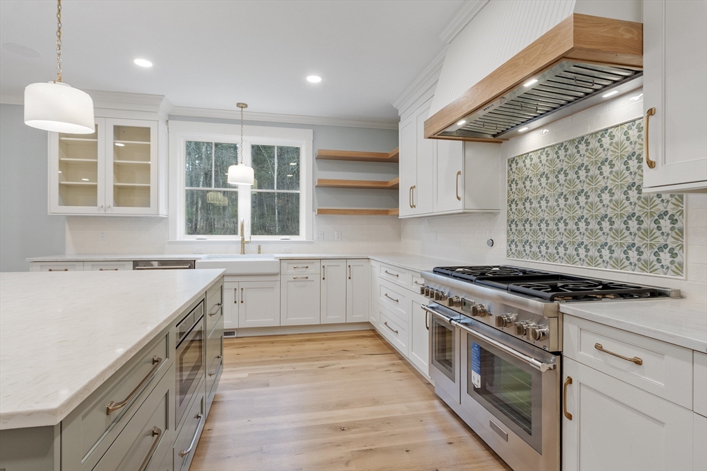 385 Green Road Bolton, MA 01740 - Photo 8 of 29