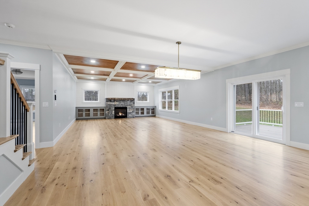 385 Green Road Bolton, MA 01740 - Photo 10 of 29