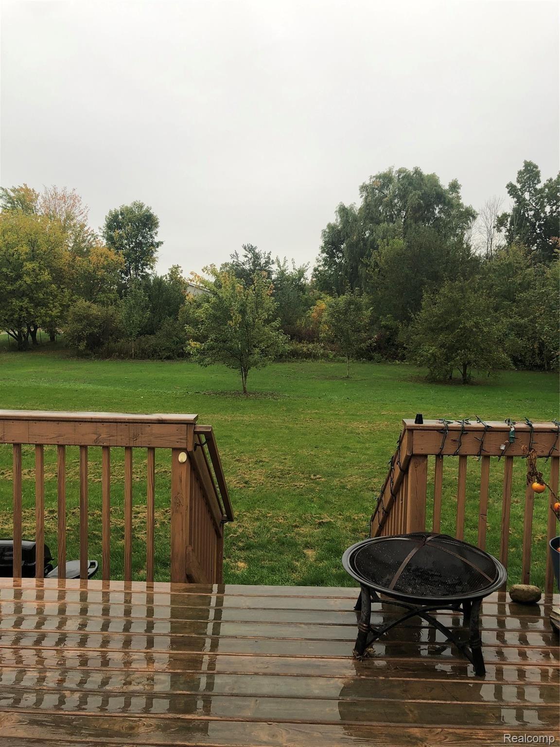 8260 East Potter Road Davison, MI 48423 - Photo 3 of 16 PotterRdDeck.jpg