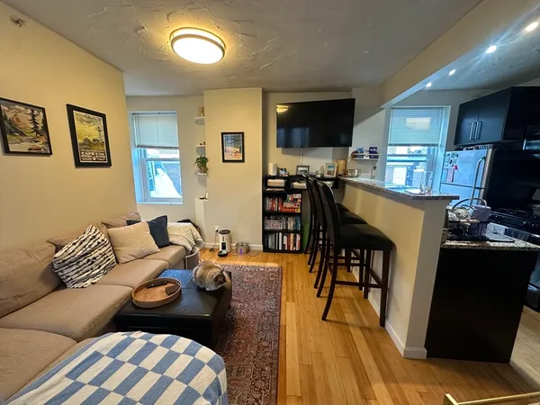 $3,450 | 35 North Margin Street, Unit 8, Boston, MA 02113