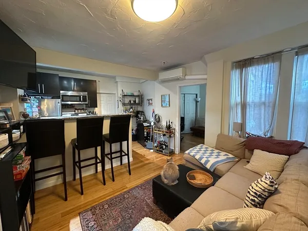 $3,450 | 35 North Margin Street, Unit 8, Boston, MA 02113
