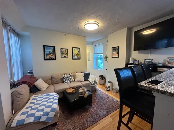 $3,450 | 35 North Margin Street, Unit 8, Boston, MA 02113
