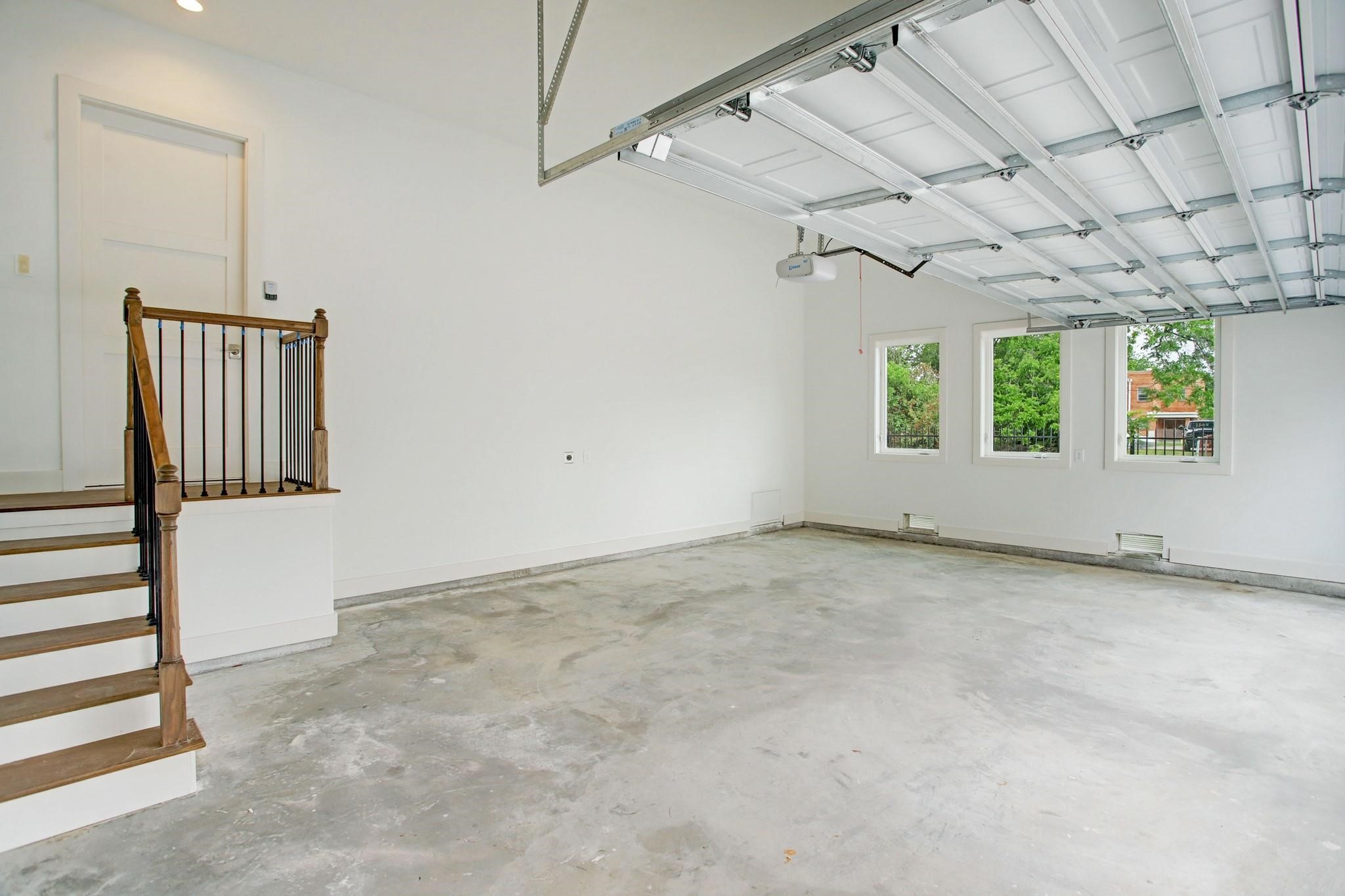 3827 Arlington Street Houston, TX 77018 - Photo 38 of 39 Perfect for parking or additional storage space.