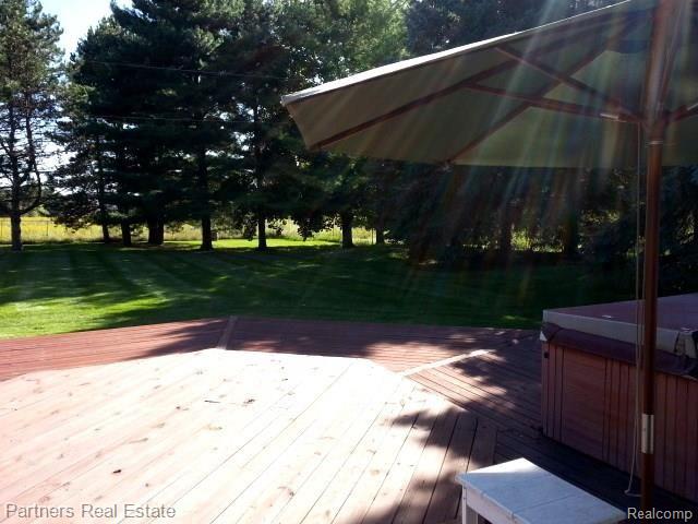 563 West Barron Road Howell, MI 48855 - Photo 6 of 35 31-Private Back Yard.jpg