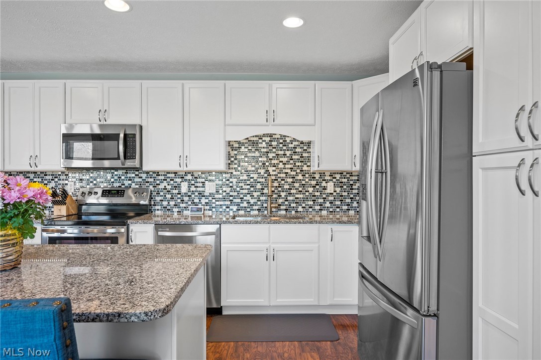 10806 Waterfall Road Strongsville, OH 44149 - Photo 12 of 38 Stainless Steel Kitchen appliances Stay.
