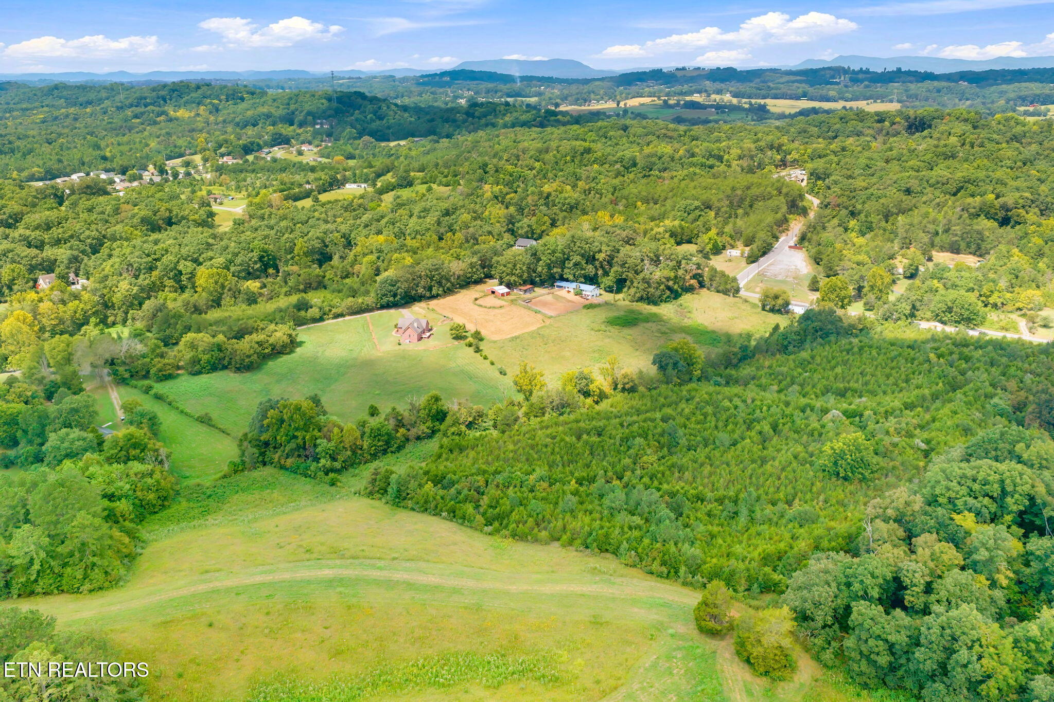 427 Hardin Road Kodak, TN 37764 - Photo 6 of 60 57-web-or-mls-430 Basswood Lane-7