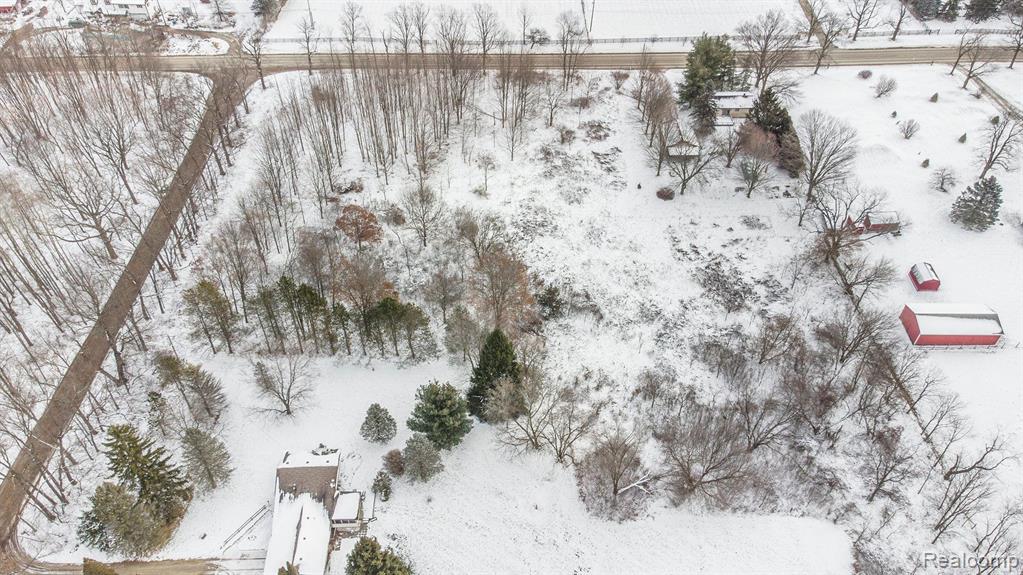 19040 Hickory Ridge Road Fenton, MI 48430 - Photo 7 of 11 Gallery Image 7