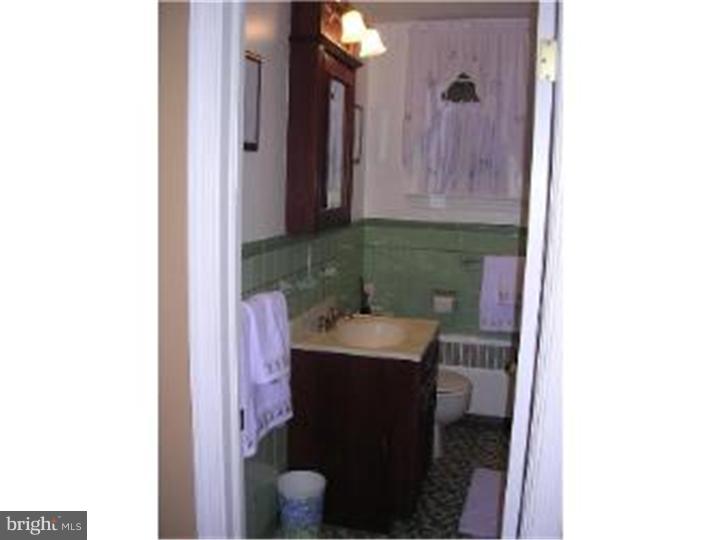 611 Ivyland Road Warminster, PA 18974 - Photo 14 of 25 Bathroom