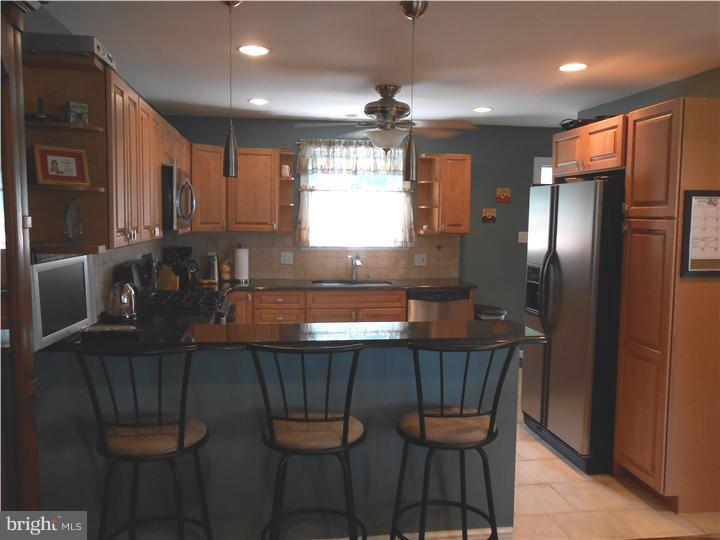 611 Ivyland Road Warminster, PA 18974 - Photo 3 of 25 Kitchen