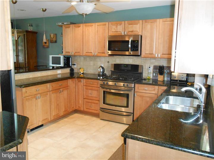 611 Ivyland Road Warminster, PA 18974 - Photo 4 of 25 Kitchen