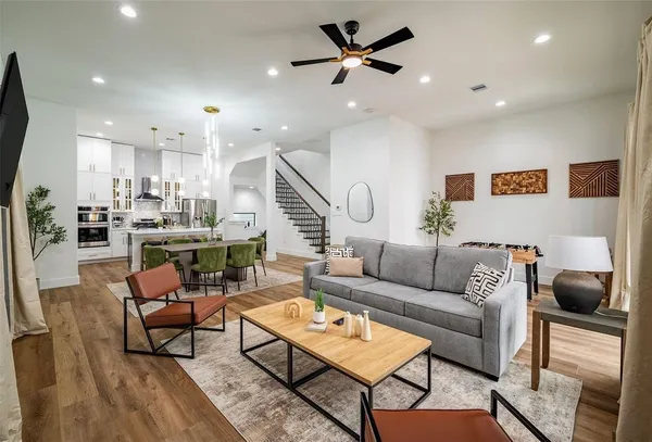 $3,800 | 1305 East 27th Street, Unit B, Houston, TX 77009