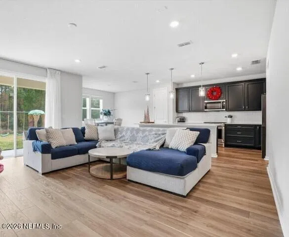 $2,500 | 836 Blind Oak Way, Middleburg, FL 32068