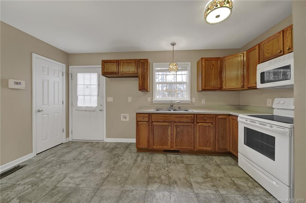 1023 Quiet Road Chester, SC 29706 - Photo 5 of 36