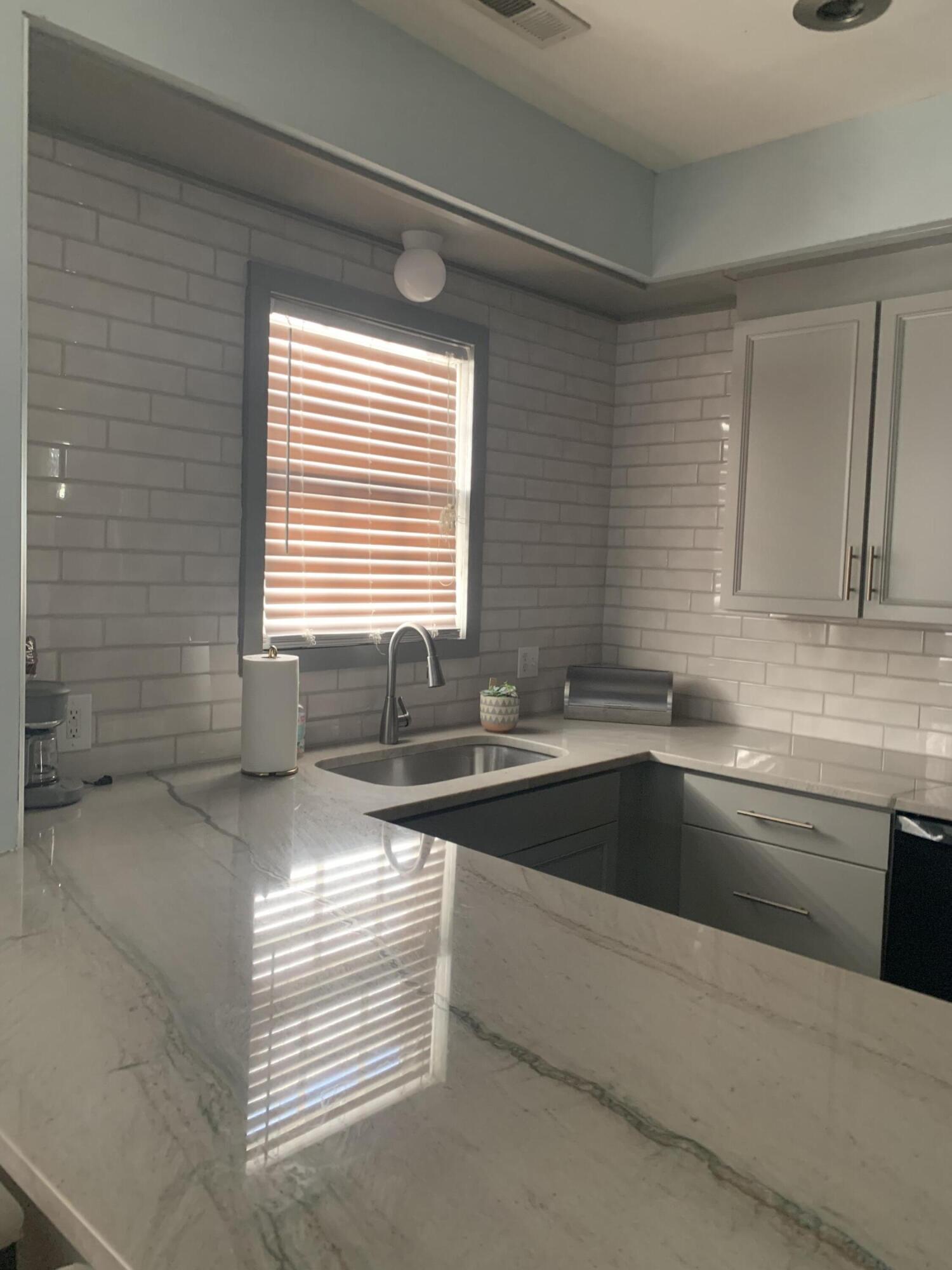 133 Bogard Street, Unit B Charleston, SC 29403 - Photo 13 of 21 IMG_2027