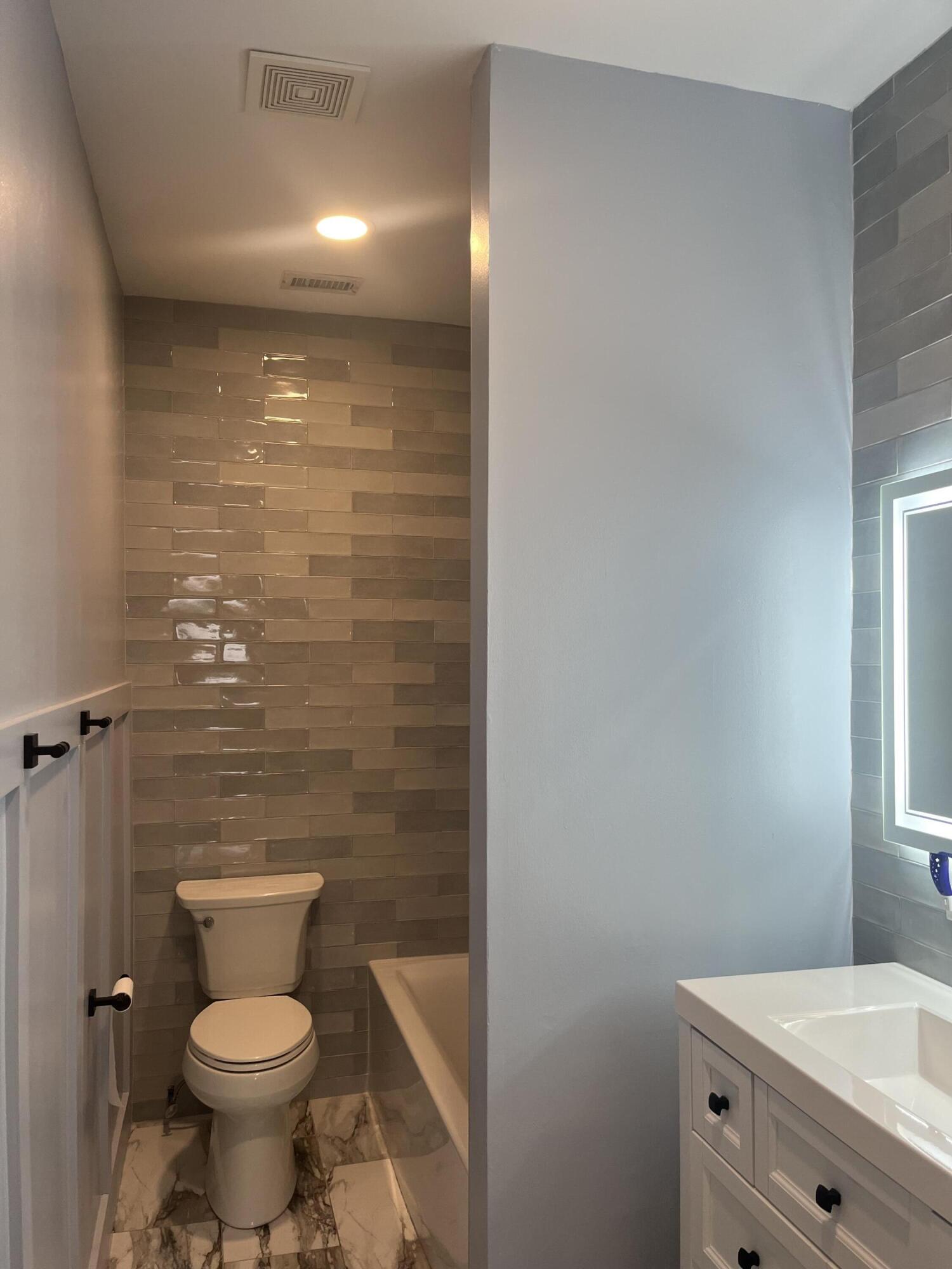 133 Bogard Street, Unit B Charleston, SC 29403 - Photo 21 of 21 IMG_0745