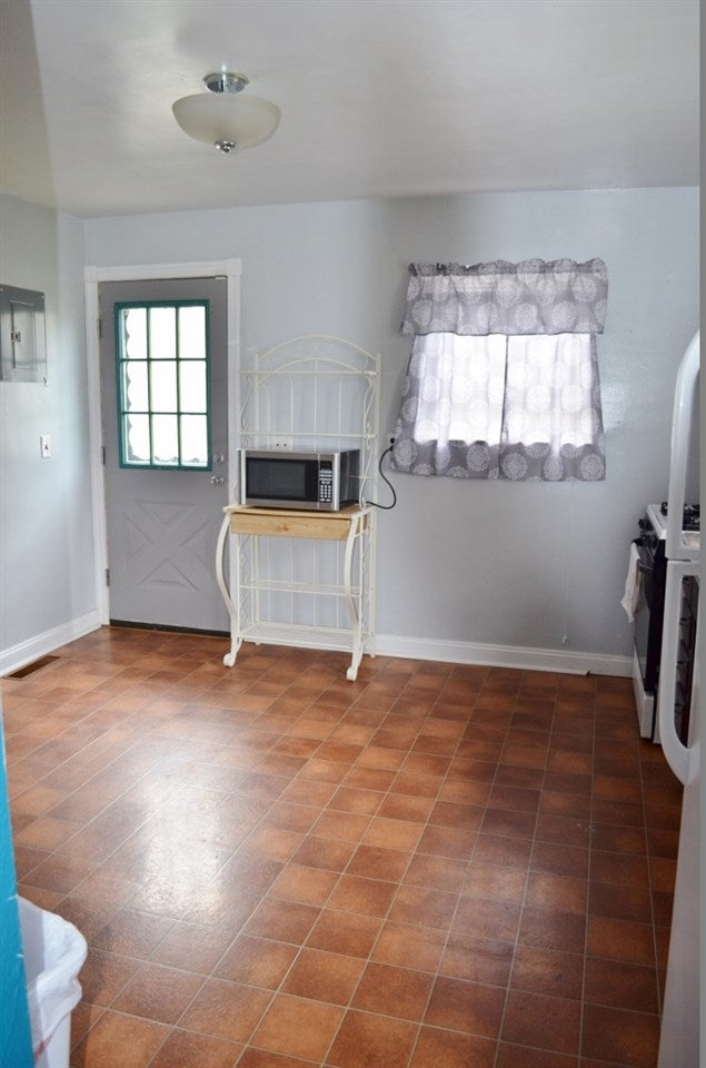 3041 Bradley Road Huntington, WV 25704 - Photo 3 of 12 Gallery Image 3