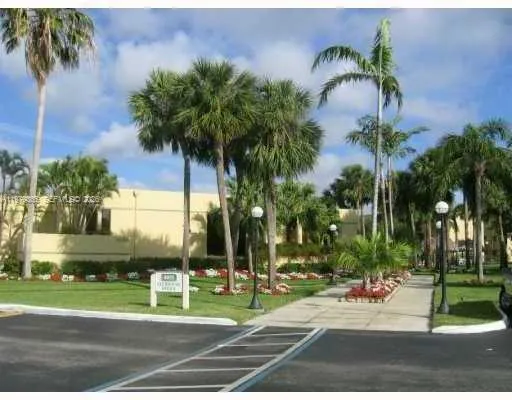 $270,000 | 8015 Southwest 107th Avenue, Unit 313, Miami, FL 33173