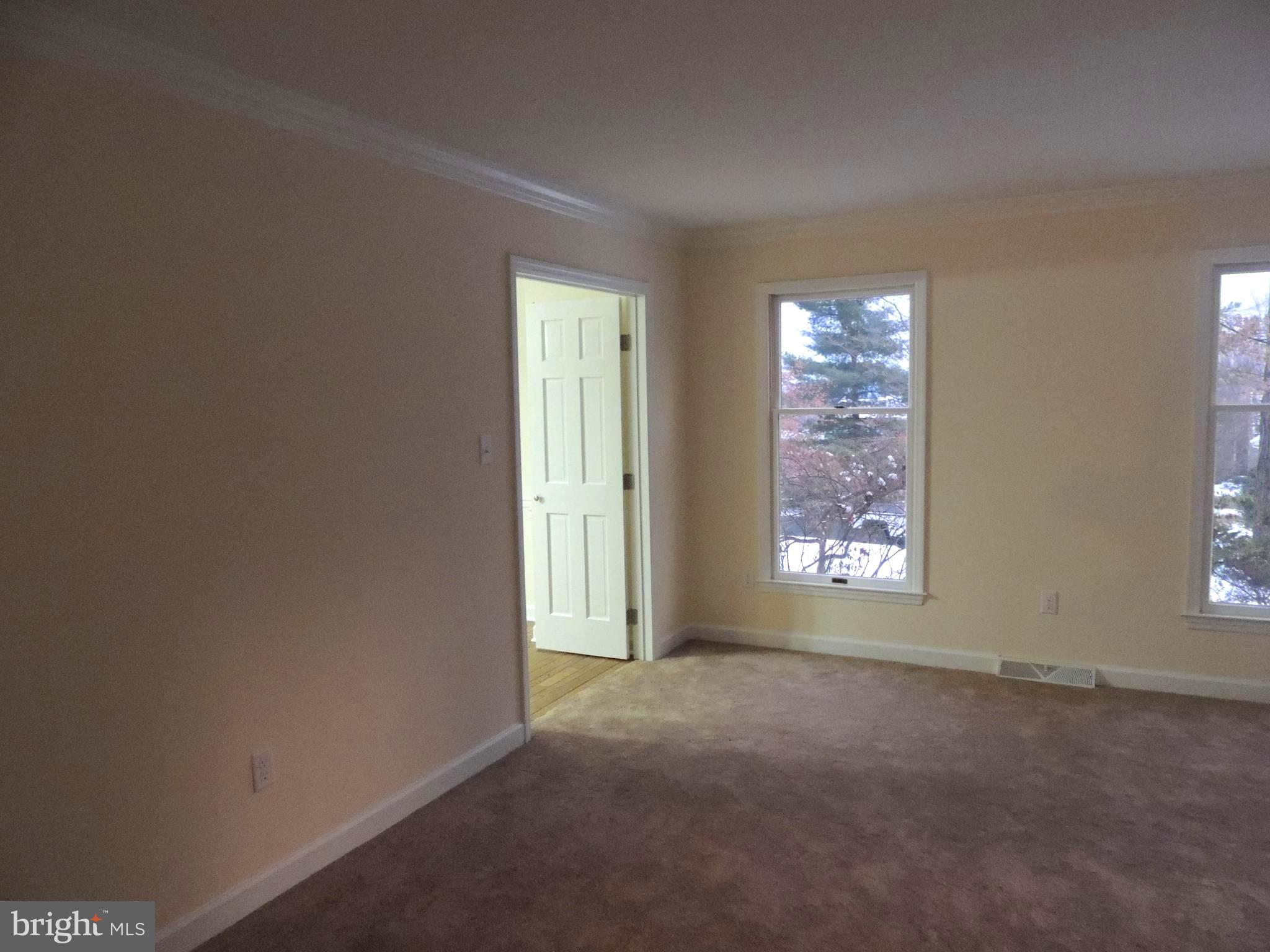518 Arrowhead Trail Sinking Spring, PA 19608 - Photo 19 of 63 living room