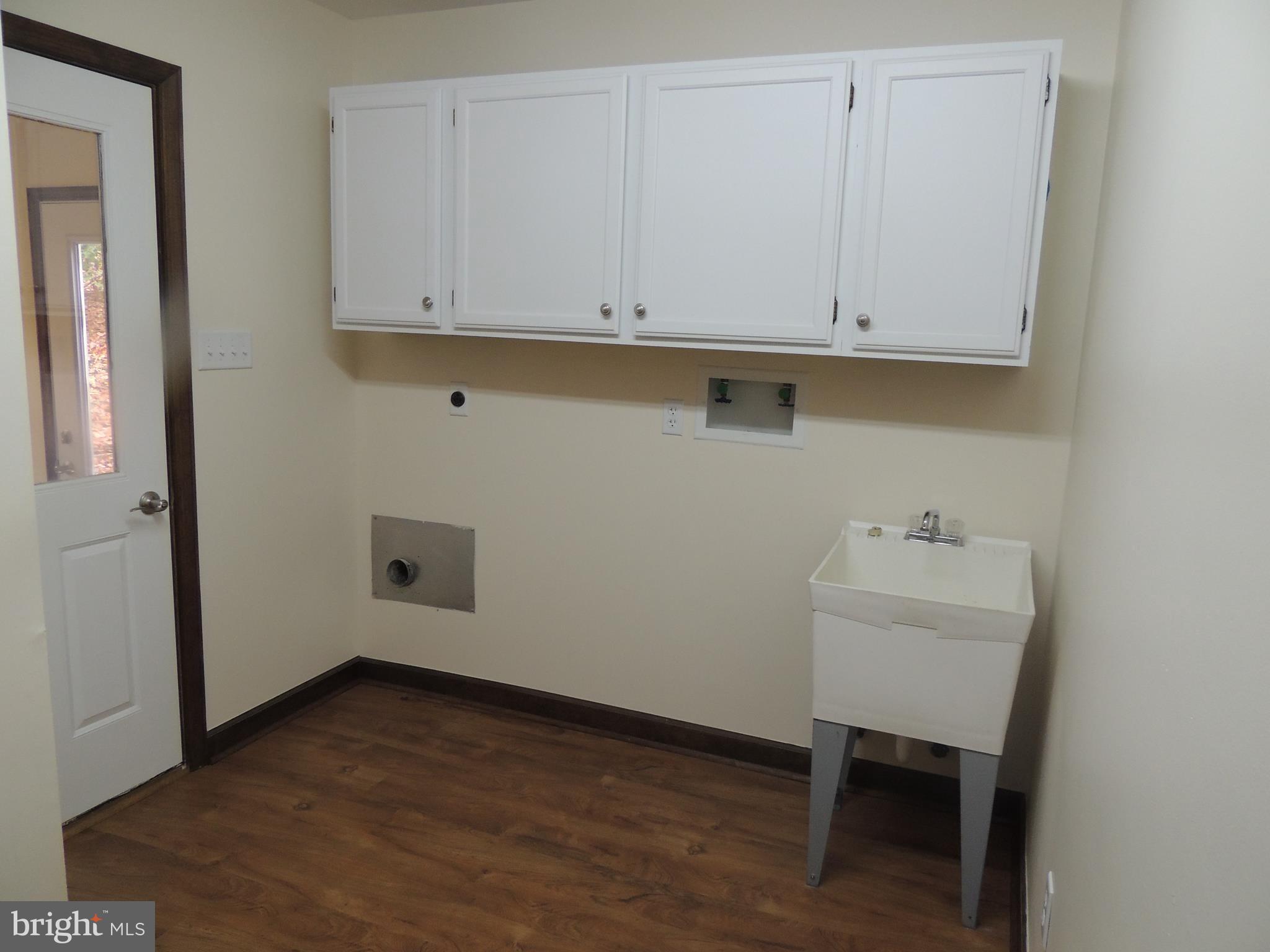 518 Arrowhead Trail Sinking Spring, PA 19608 - Photo 27 of 63 laundry room