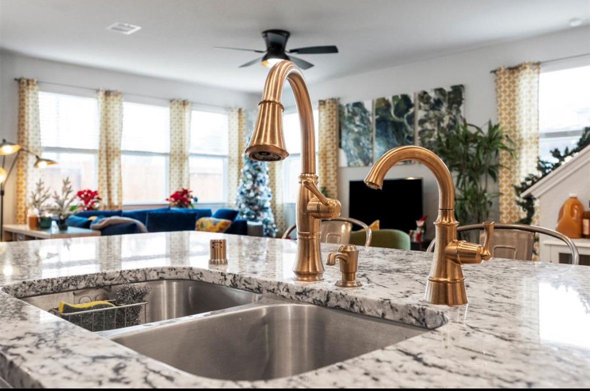 5527 Cuerta Street Houston, TX 77023 - Photo 4 of 17 Updated finishes