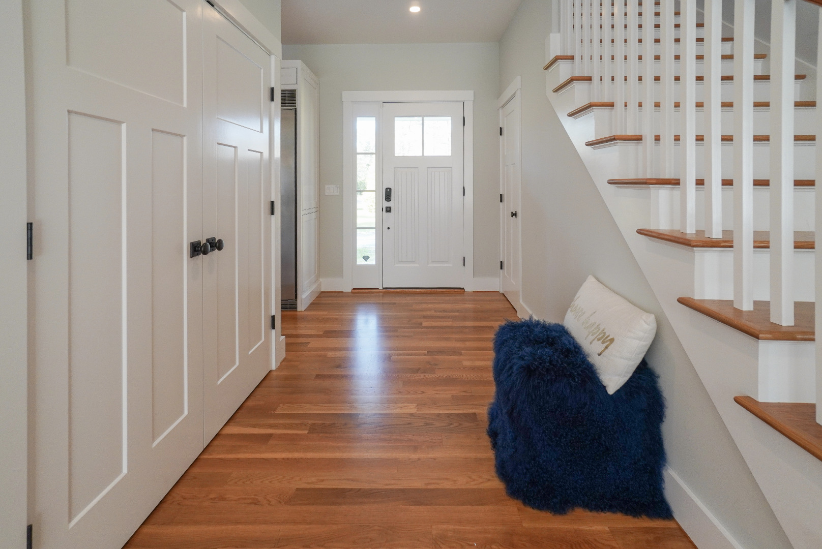 3 Sengekontacket Road Oak Bluffs, MA 02557 - Photo 4 of 34 a spacious bathroom with a bathtub and shower