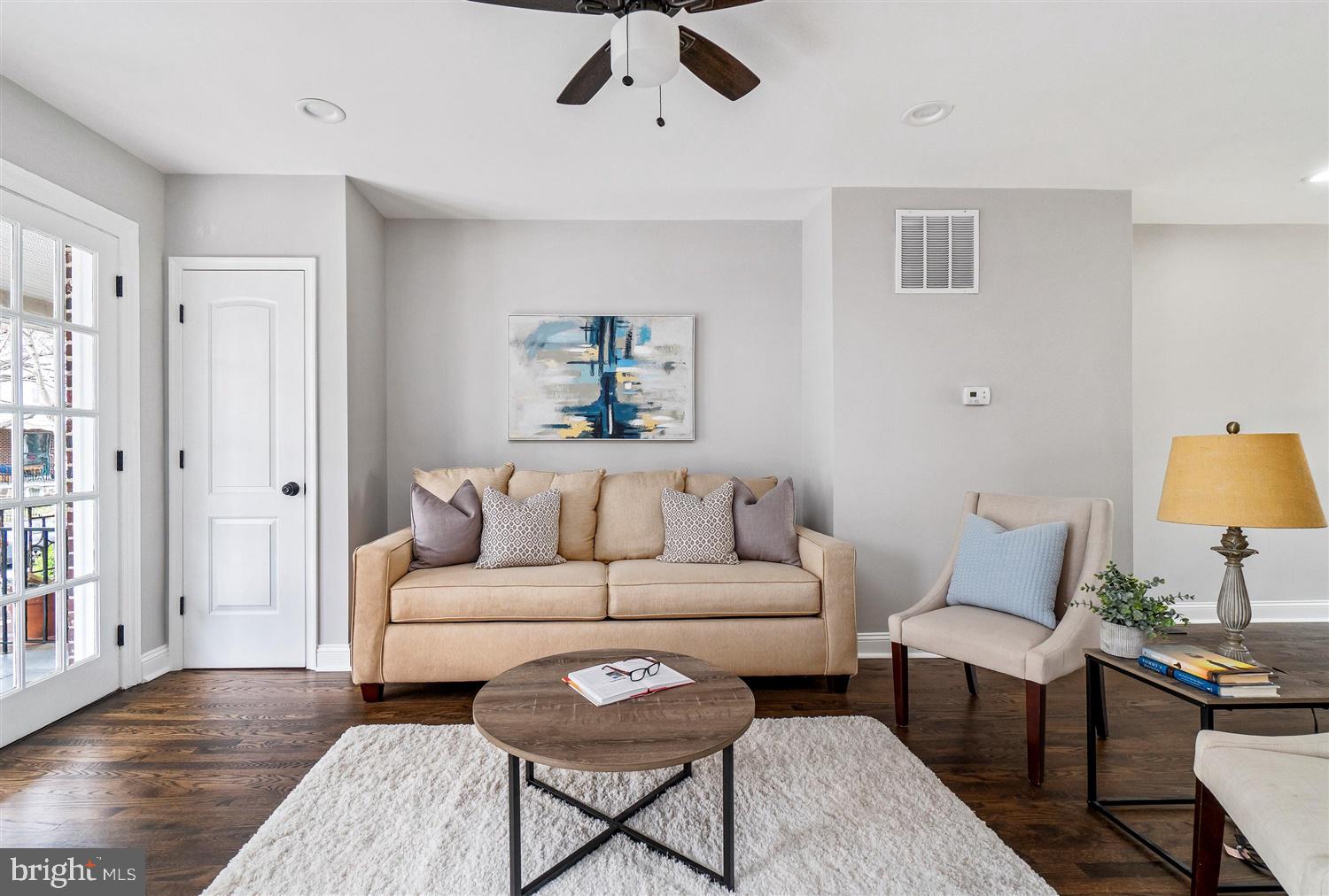 3609 Elkader Road Baltimore, MD 21218 - Photo 6 of 35 Living Room