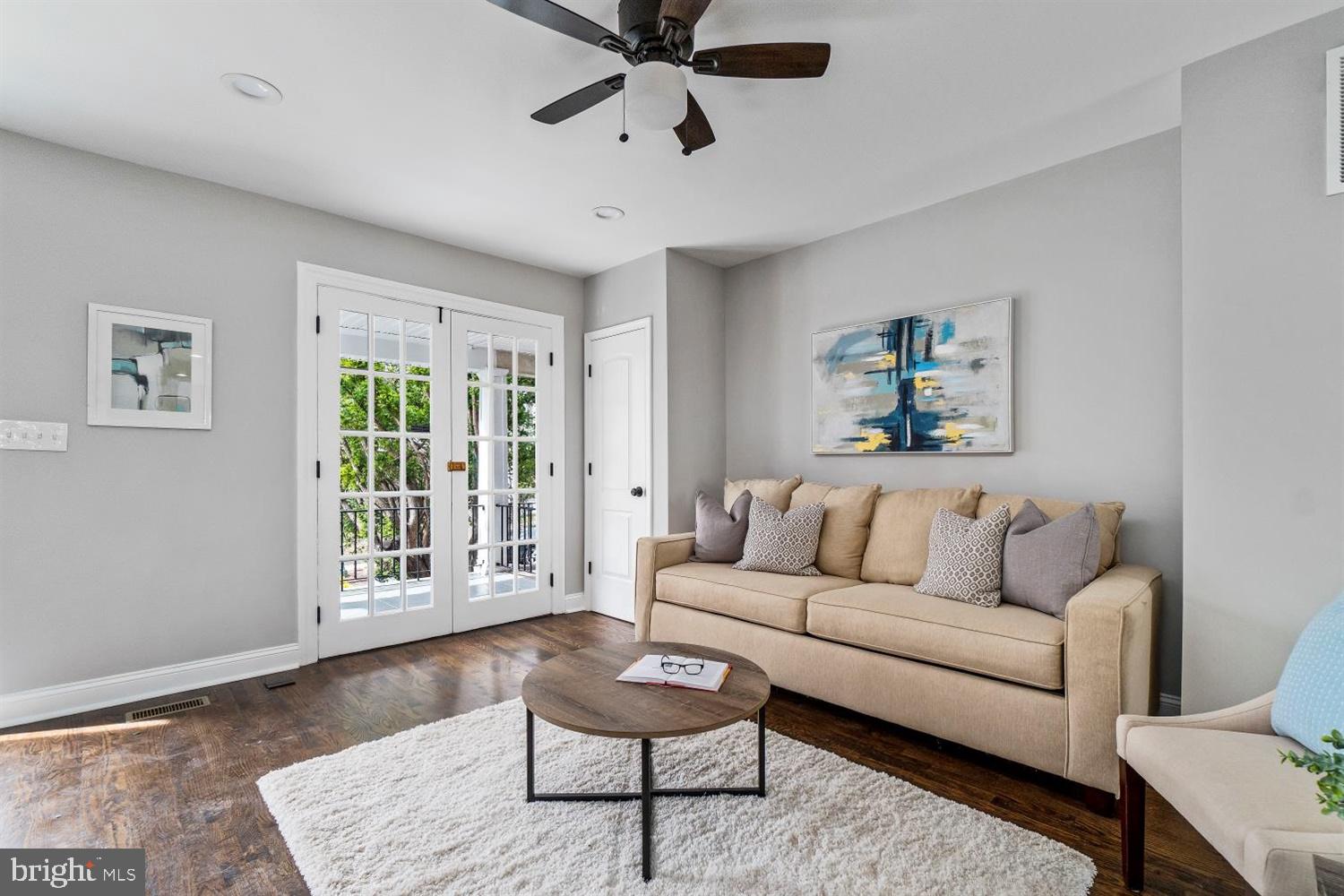 3609 Elkader Road Baltimore, MD 21218 - Photo 7 of 35 Living Room