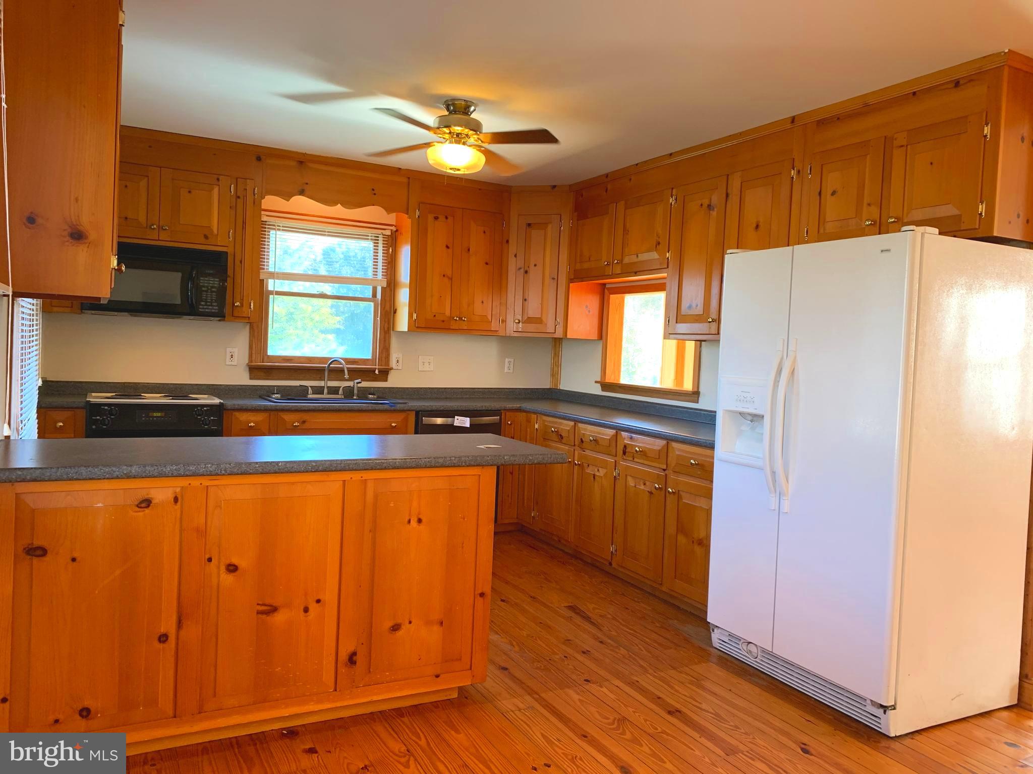 13198 Jefferson Highway Bumpass, VA 23024 - Photo 4 of 22 KITCHEN