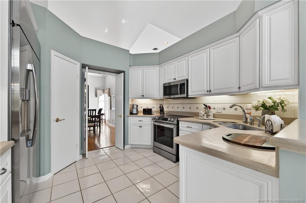 13319 Northwest Maplewood Road Palm City, FL 34990 - Photo 15 of 42 Kitchen