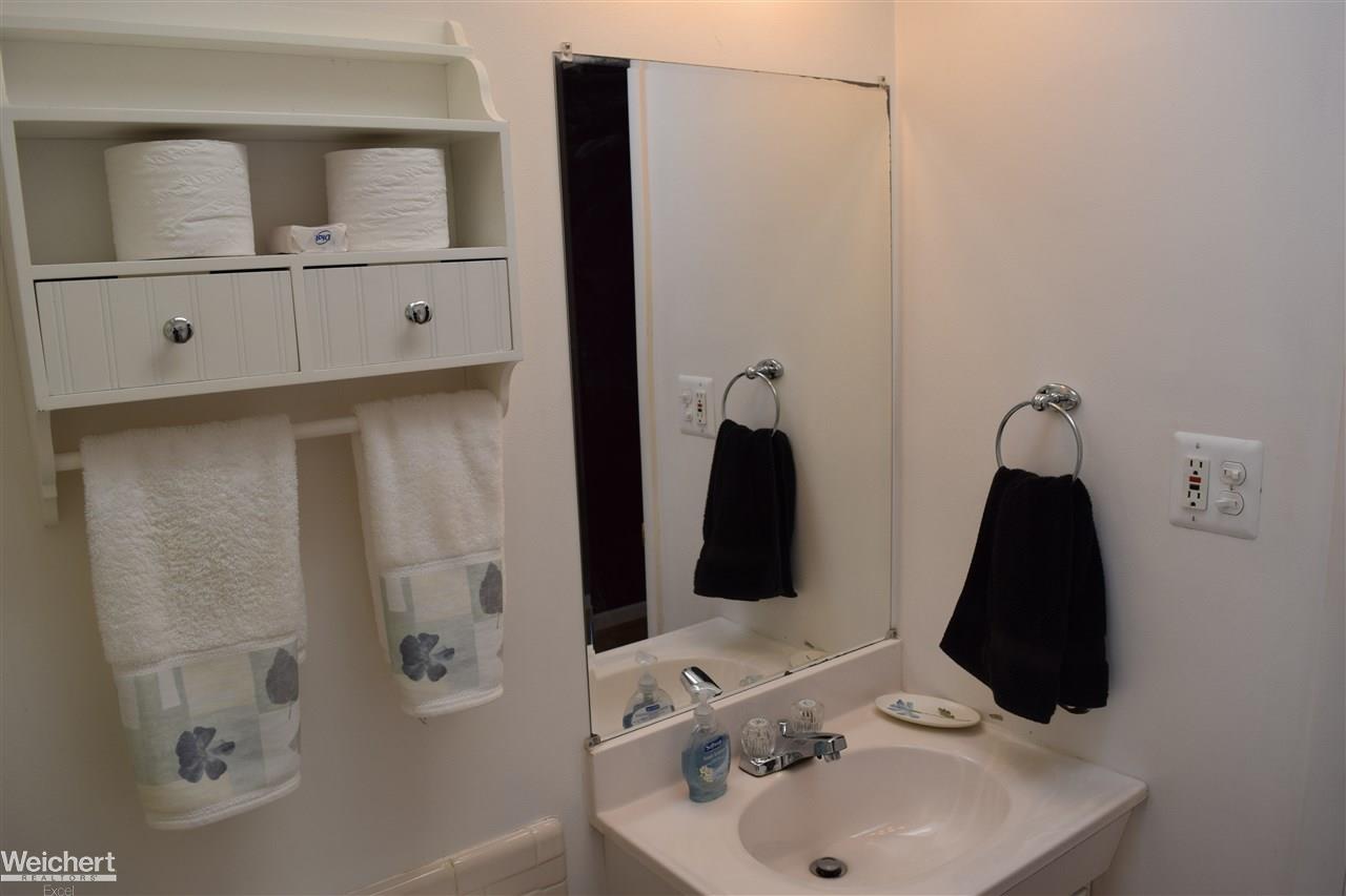 18021 Rainbow Road Fraser, MI 48026 - Photo 37 of 61 31371716-36.JPG