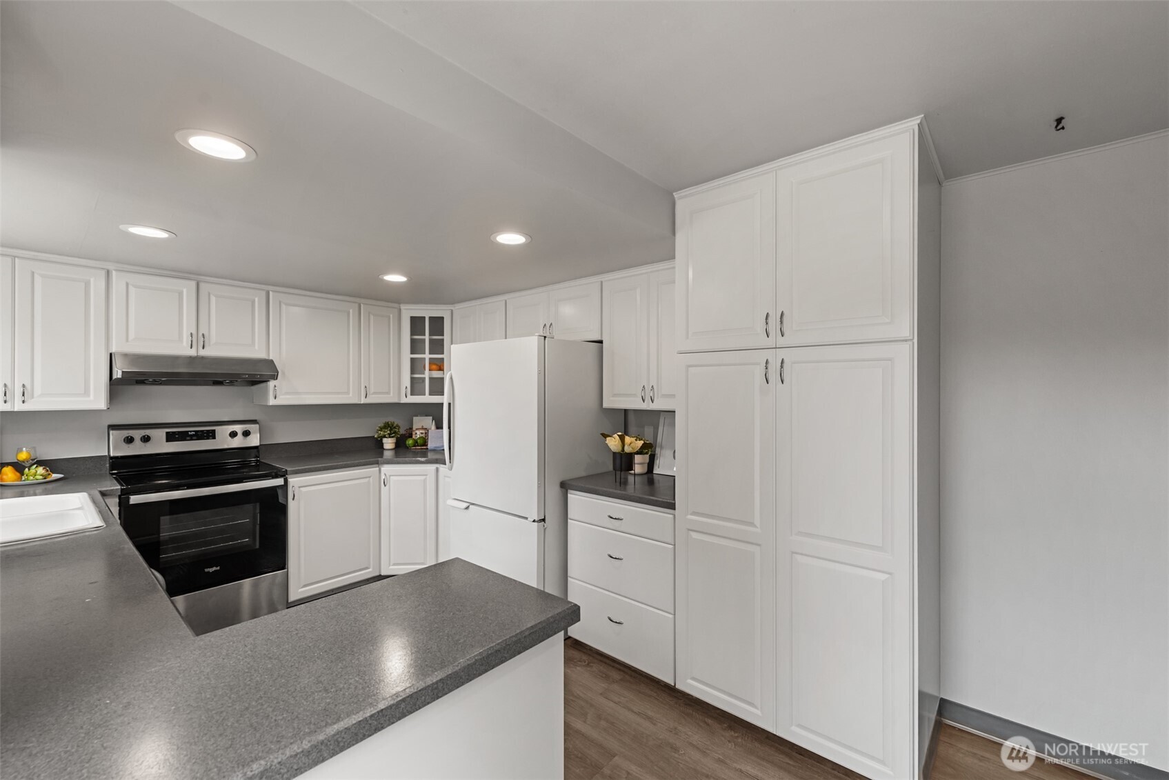 22208 Meridian Avenue South Bothell, WA 98021 - Photo 11 of 25
