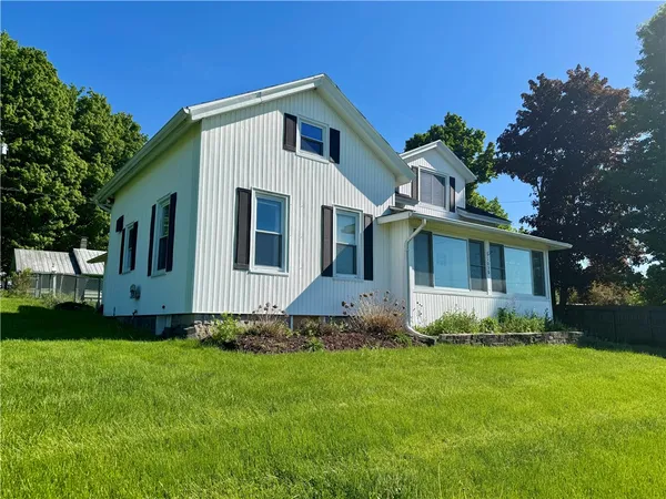 $249,900 | 1050 Old State Route 31, Memphis, NY 13112