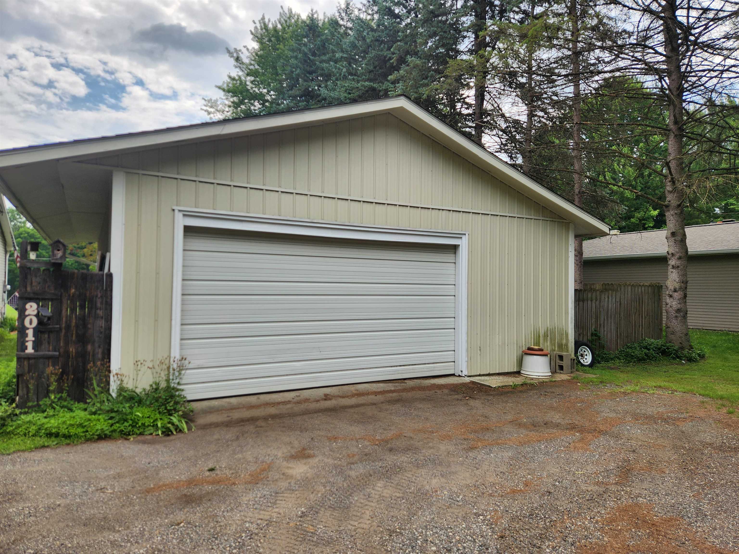 2011 Flanders Road Charlotte, MI 48813 - Photo 67 of 90