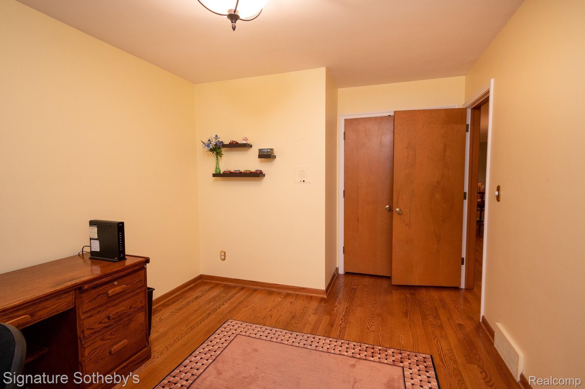 577 Thorntree Road Grosse Pointe, MI 48236 - Photo 19 of 40 DSC_0809.jpg