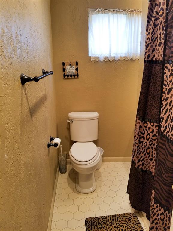 1824 Devonshire Road Coraopolis, PA 15108 - Photo 16 of 17 Gallery Image 16