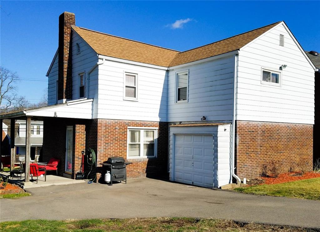 1824 Devonshire Road Coraopolis, PA 15108 - Photo 3 of 17 Gallery Image 3