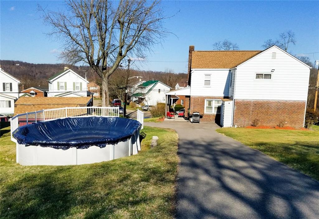 1824 Devonshire Road Coraopolis, PA 15108 - Photo 4 of 17 Gallery Image 4