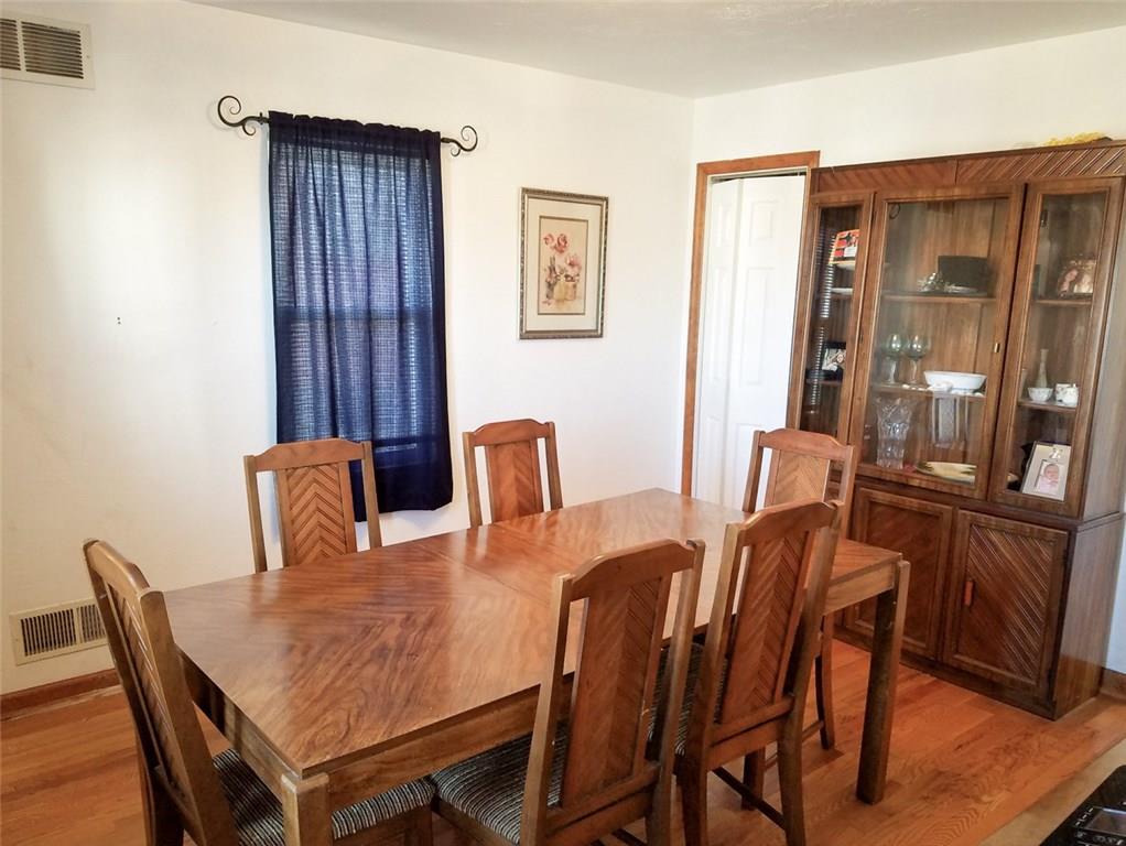 1824 Devonshire Road Coraopolis, PA 15108 - Photo 6 of 17 Gallery Image 6