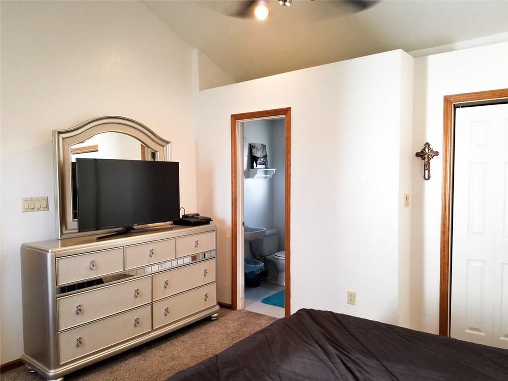 1824 Devonshire Road Coraopolis, PA 15108 - Photo 10 of 17 Gallery Image 10