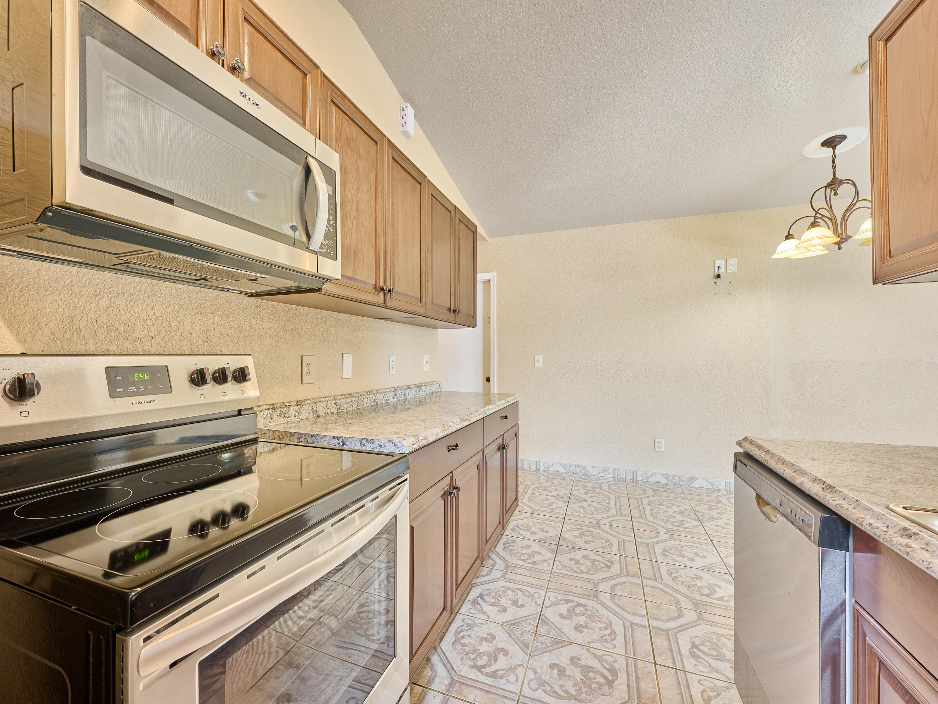 556 East Ridge Circle North Boynton Beach, FL 33435 - Photo 17 of 39 © PYL 0017