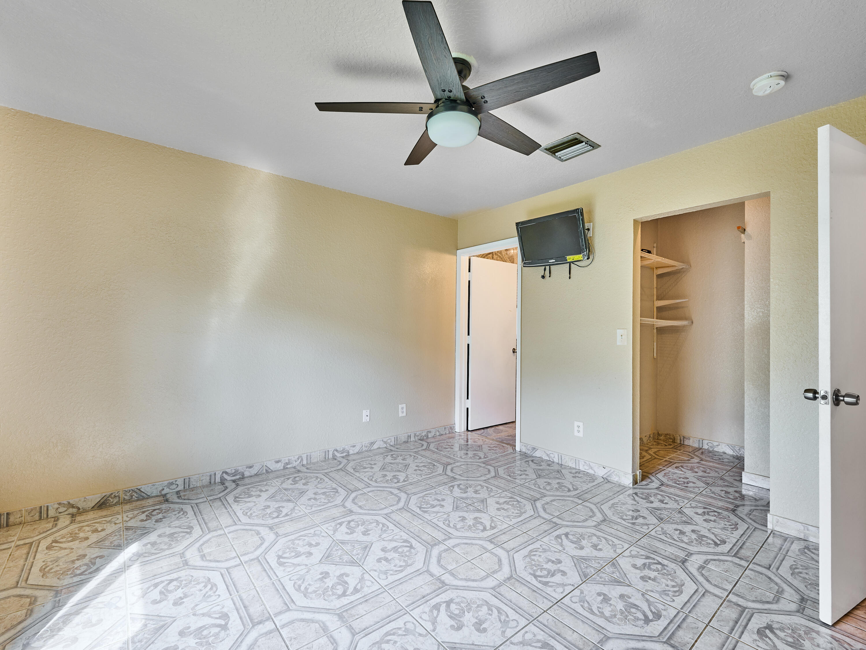 556 East Ridge Circle North Boynton Beach, FL 33435 - Photo 27 of 39 © PYL 0027