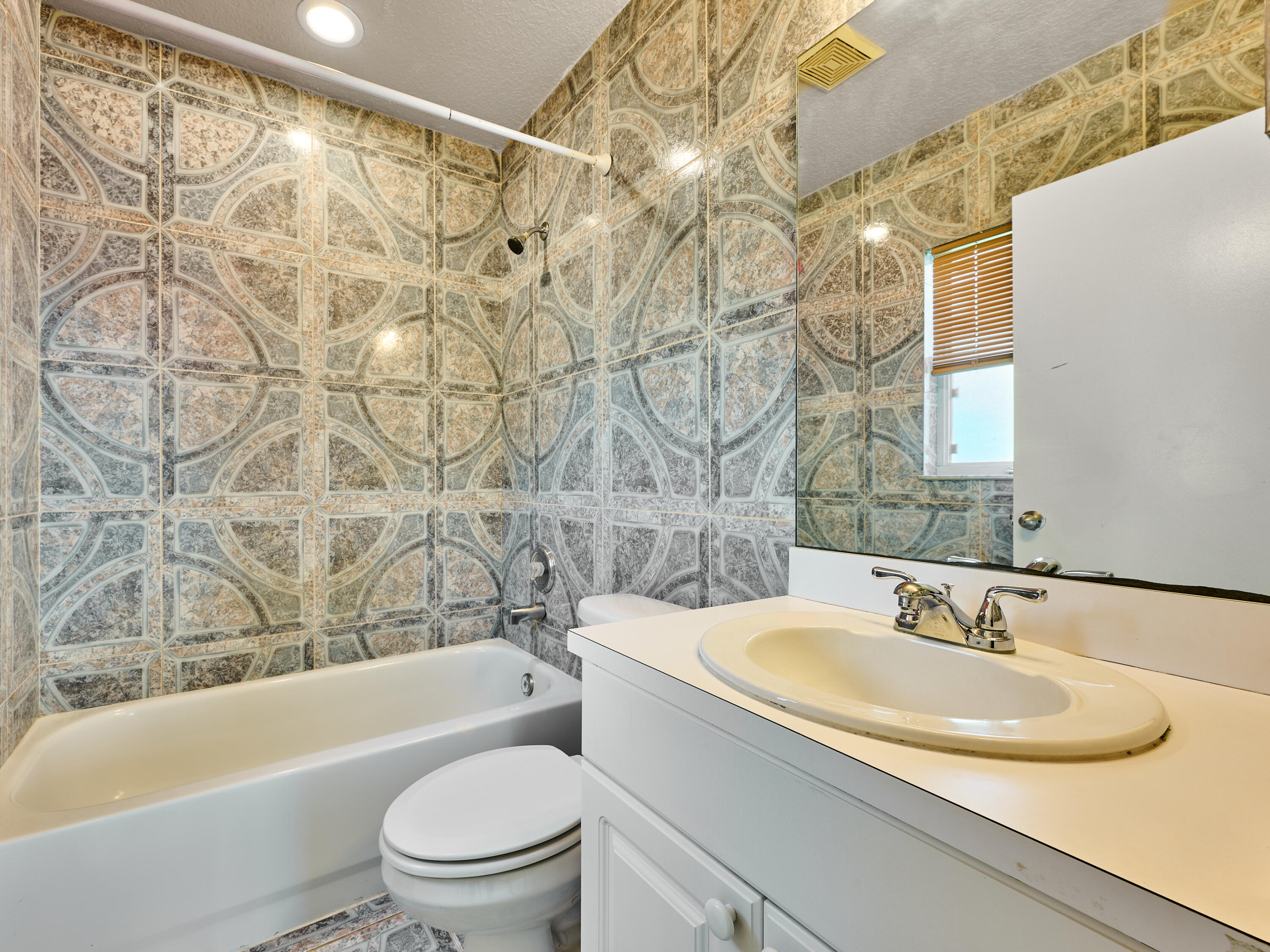 556 East Ridge Circle North Boynton Beach, FL 33435 - Photo 28 of 39 © PYL 0028