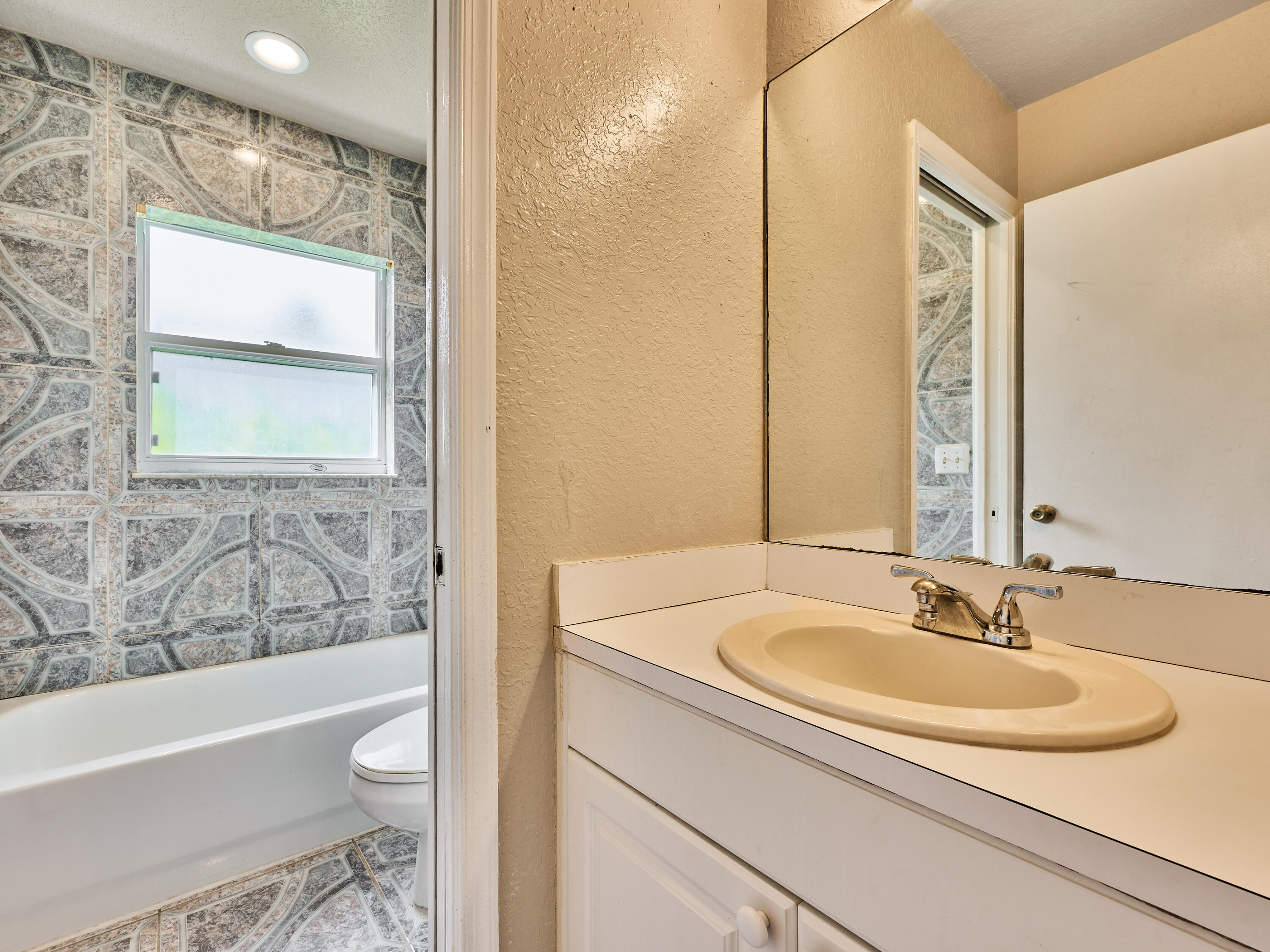 556 East Ridge Circle North Boynton Beach, FL 33435 - Photo 30 of 39 © PYL 0030