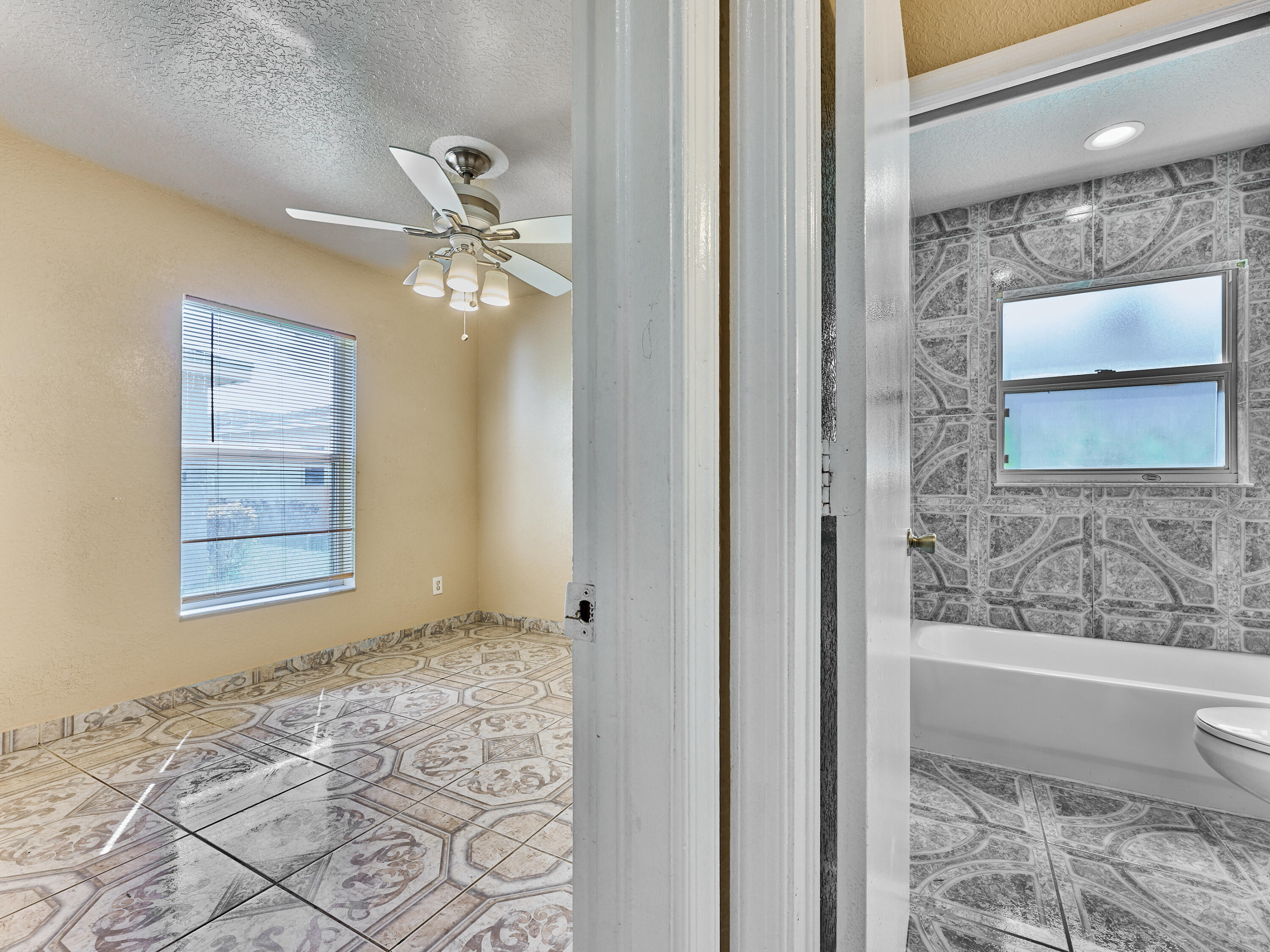 556 East Ridge Circle North Boynton Beach, FL 33435 - Photo 32 of 39 © PYL 0032