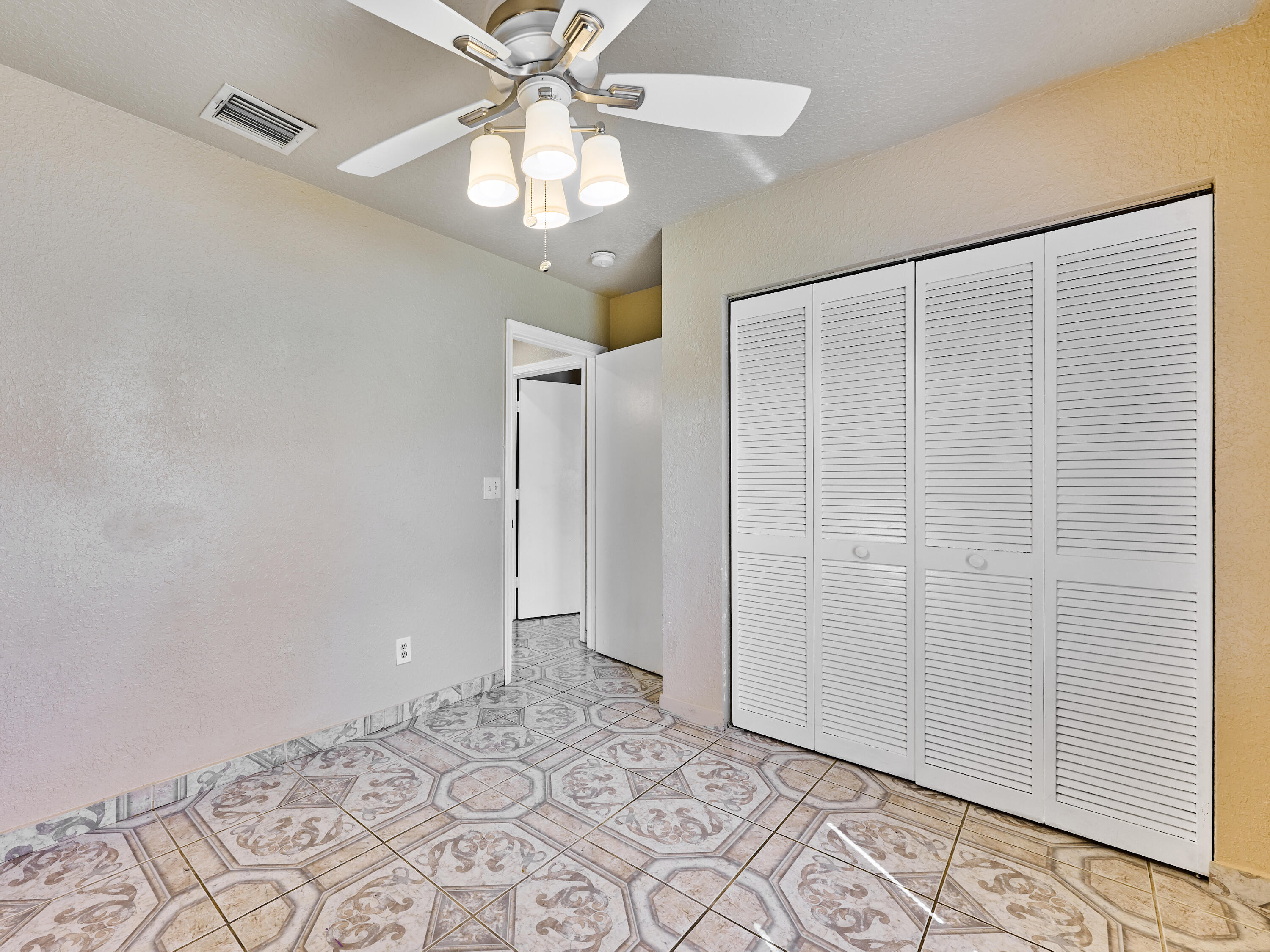 556 East Ridge Circle North Boynton Beach, FL 33435 - Photo 35 of 39 © PYL 0035