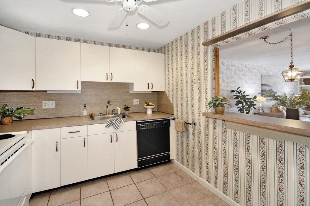 34 Hamilton Road, Unit 209 Arlington, MA 02474 - Photo 20 of 34 Gallery Image 20
