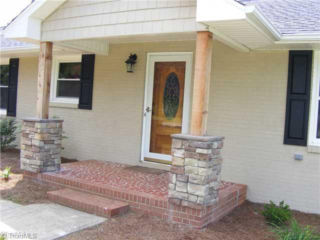 742 Mountain View Road King, NC 27021 - Photo 3 of 16 Exterior Front.