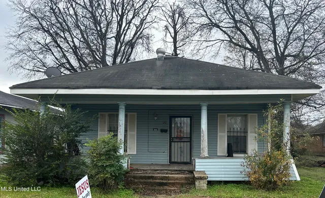 $28,900 | 806 Mississippi Avenue, Greenwood, MS 38930