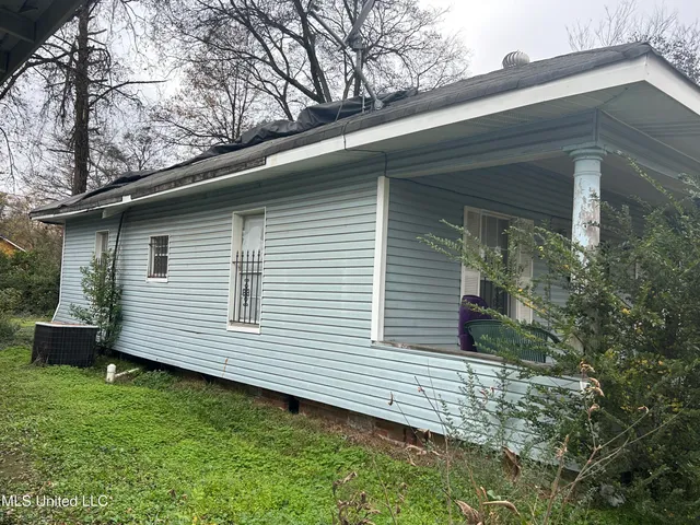 $28,900 | 806 Mississippi Avenue, Greenwood, MS 38930