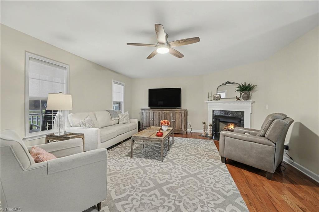 5421 Waynick Meadow Road Asheboro, NC 27205 - Photo 5 of 28 Living Room
